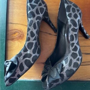black giraffe heels